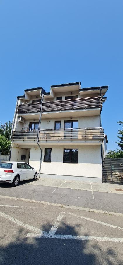 Exclusive Living Apartment Bucharest Exterior photo